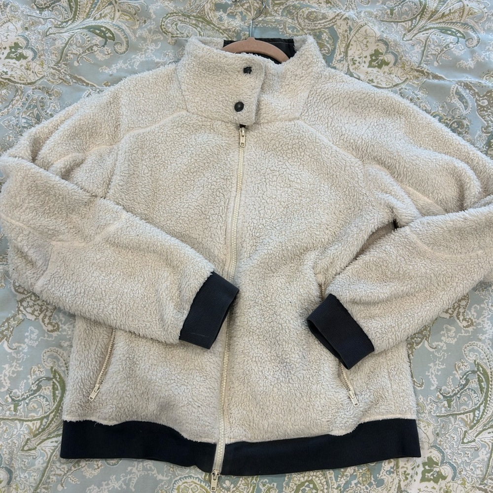 Oiselle Fuzzy Jacket